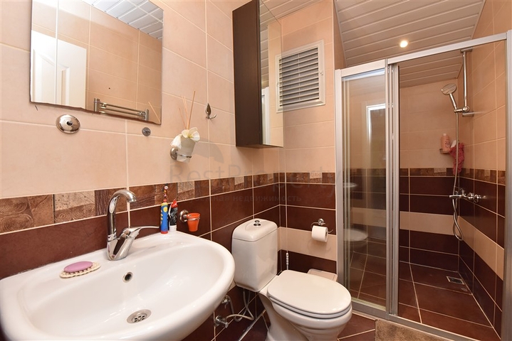 منزل العائلة - دوبلكس واسعة 5 غرف وصالة -في جيكجلي / الانيا 