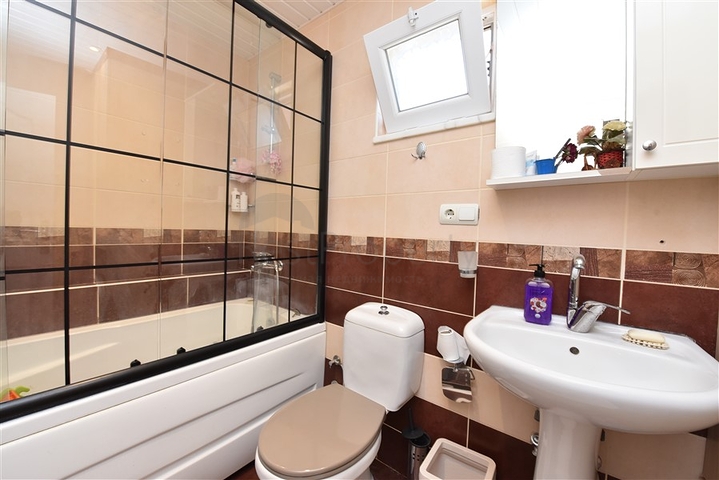 منزل العائلة - دوبلكس واسعة 5 غرف وصالة -في جيكجلي / الانيا 