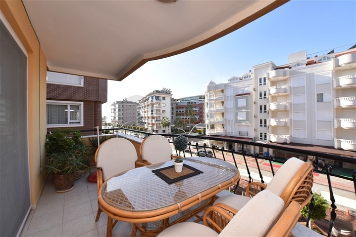 شقق للبيع في اوبا - غرفتين وصالة -مفروشة -قريبة من البحر 