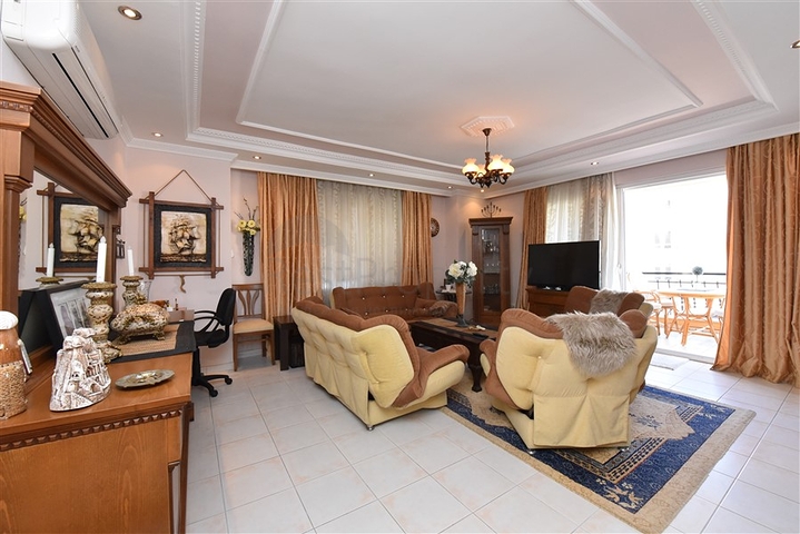 شقق للبيع في اوبا - غرفتين وصالة -مفروشة -قريبة من البحر 