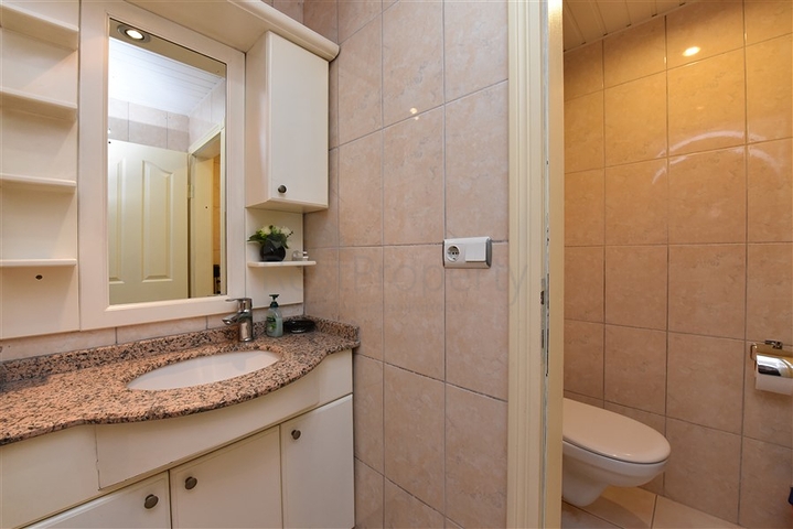 شقق للبيع في اوبا - غرفتين وصالة -مفروشة -قريبة من البحر 