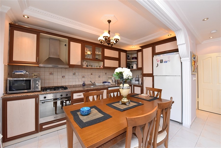 شقق للبيع في اوبا - غرفتين وصالة -مفروشة -قريبة من البحر 