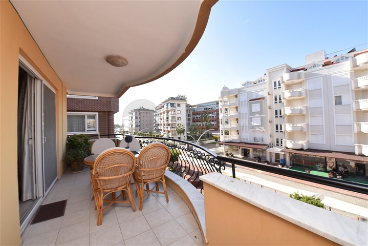 شقق للبيع في اوبا - غرفتين وصالة -مفروشة -قريبة من البحر 