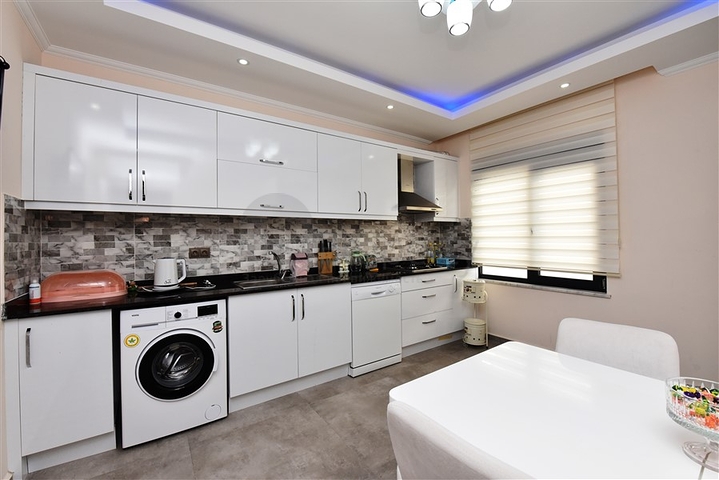 عقارات للبيع في مركز الانيا - دوبلكس مفروشة -3 غرف وصالة .