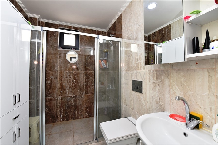 عقارات للبيع في مركز الانيا - دوبلكس مفروشة -3 غرف وصالة .