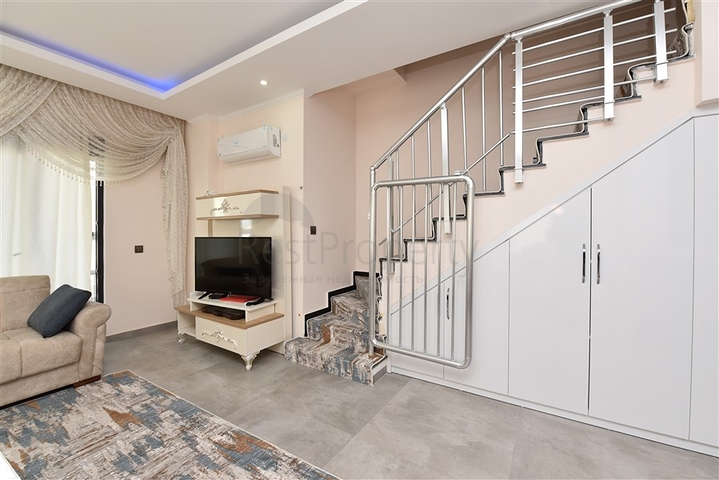 عقارات للبيع في مركز الانيا - دوبلكس مفروشة -3 غرف وصالة .