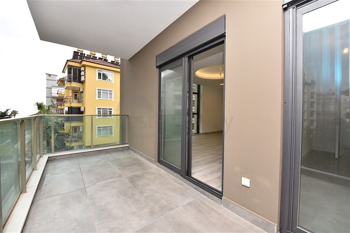 شقق للبيع في مركز الانيا - 3 غرف وصالة مع مطبخ منفصل -مجمع فاخر 