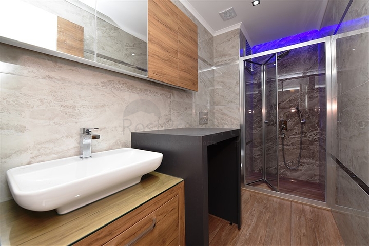 عقارات للبيع في مركز الانيا -دوبلكس 3 غرف وصالة -مجمع حديث 