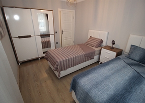 شقة 3 غرف وصالة في محمودلار - مفروشة بالكامل - مطبخ منفصل - الانيا 