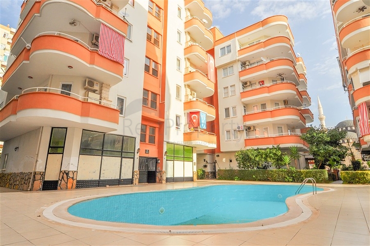 شقق قريبة من البحر في الانيا - غرفتين وصالة -اثاث جديد -في محمودلار 