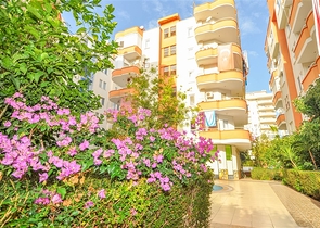 شقق قريبة من البحر في الانيا - غرفتين وصالة -اثاث جديد -في محمودلار 