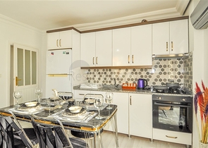 شقق قريبة من البحر في الانيا - غرفتين وصالة -اثاث جديد -في محمودلار 