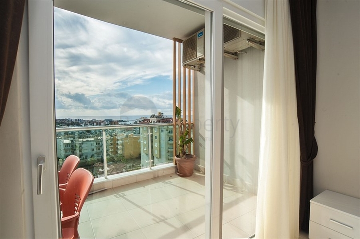 اطلالة بحر - شقة للبيع ضمن مجمع يضم كافة الخدمات في افسلار / الانيا 