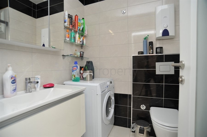 اطلالة بحر - شقة للبيع ضمن مجمع يضم كافة الخدمات في افسلار / الانيا 