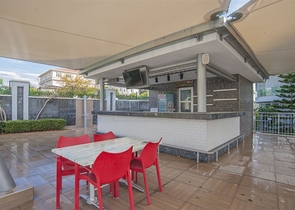 اطلالة بحر - شقة للبيع ضمن مجمع يضم كافة الخدمات في افسلار / الانيا 