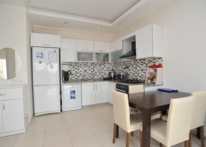 اطلالة بحر - شقة للبيع ضمن مجمع يضم كافة الخدمات في افسلار / الانيا 