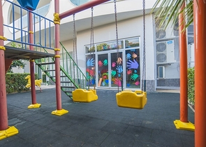 اطلالة بحر - شقة للبيع ضمن مجمع يضم كافة الخدمات في افسلار / الانيا 