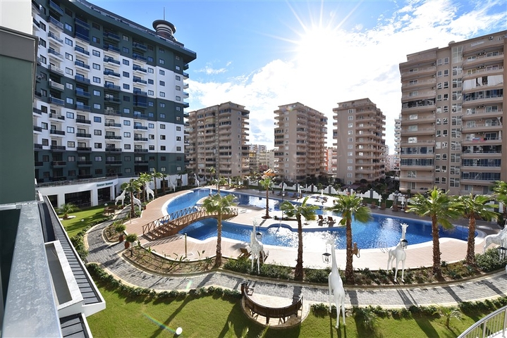 شقق للبيع في مجمع فاخر في الانيا - غرفة وصالة -في محمودلار 