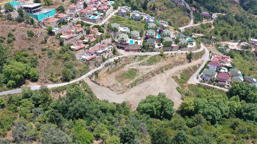 فلل للبيع في الانيا - اطلالة بحر وقلعة - بالاقساط حتى تاريخ التسليم - مركز الانيا 