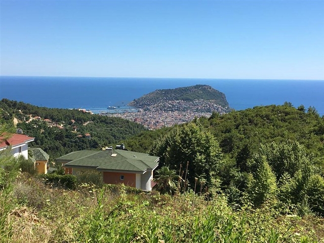 فلل للبيع في الانيا - اطلالة بحر وقلعة - بالاقساط حتى تاريخ التسليم - مركز الانيا 