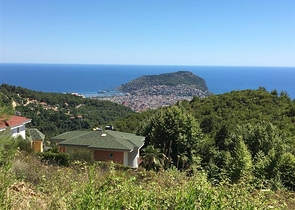 فلل للبيع في الانيا - اطلالة بحر وقلعة - بالاقساط حتى تاريخ التسليم - مركز الانيا 