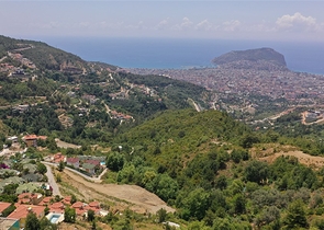 فلل للبيع في الانيا - اطلالة بحر وقلعة - بالاقساط حتى تاريخ التسليم - مركز الانيا 