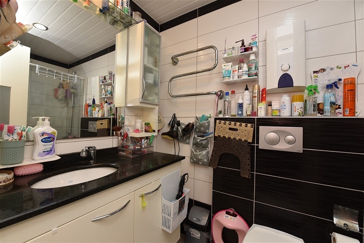 عقارات للبيع في الانيا -ضمن مجمع فاخر -شقة غرفة وصالة مفروشة -افسلار / الانيا 