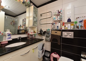 عقارات للبيع في الانيا -ضمن مجمع فاخر -شقة غرفة وصالة مفروشة -افسلار / الانيا 