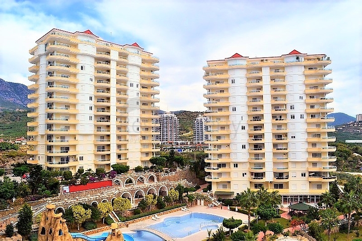 شقق واسعة للبيع  في الانيا -اطلالة بحر ضمن مجمع سكني -2 غرفة وصالة -في محمودلار / الانيا 