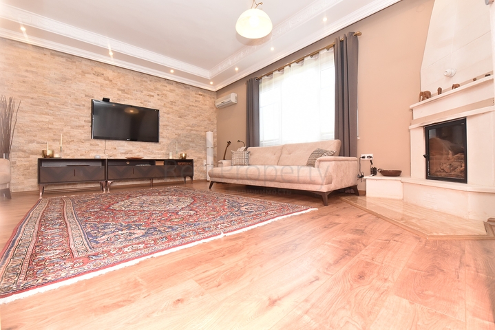 فيلات للبيع في الانيا - 3 غرف وصالة مفروشة -في اوبا / الانيا 