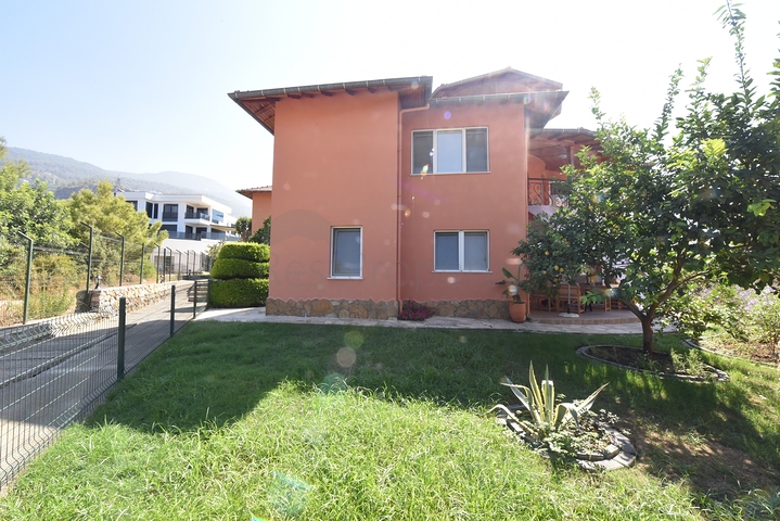 فيلات للبيع في الانيا - 3 غرف وصالة مفروشة -في اوبا / الانيا 