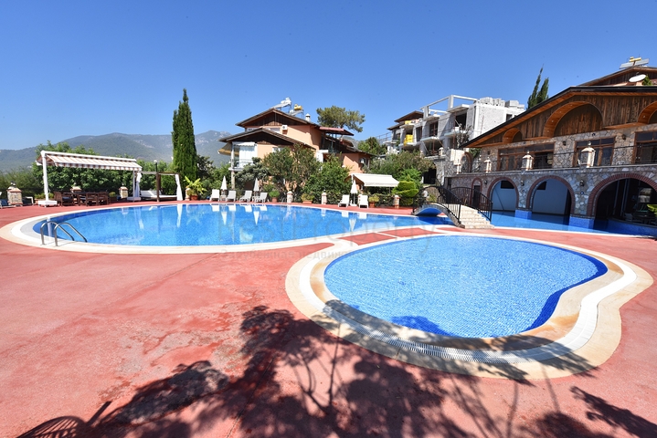 فيلات للبيع في الانيا - 3 غرف وصالة مفروشة -في اوبا / الانيا 