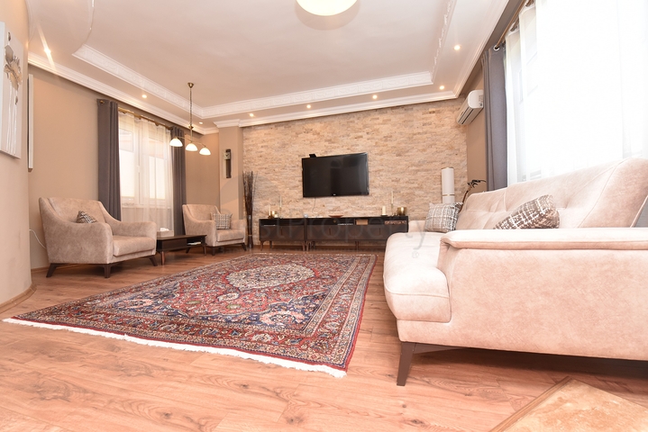 فيلات للبيع في الانيا - 3 غرف وصالة مفروشة -في اوبا / الانيا 