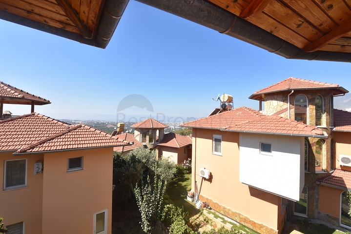 فيلات للبيع في الانيا - 3 غرف وصالة مفروشة -في اوبا / الانيا 