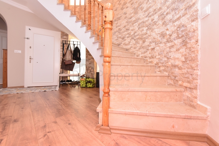 فيلات للبيع في الانيا - 3 غرف وصالة مفروشة -في اوبا / الانيا 