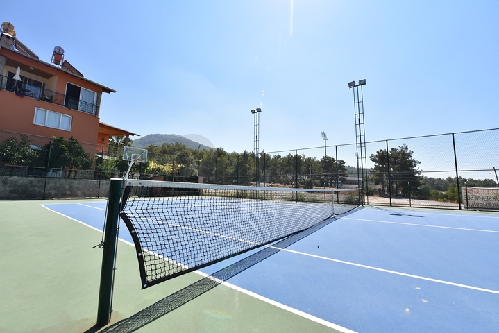 فيلات للبيع في الانيا - 3 غرف وصالة مفروشة -في اوبا / الانيا 