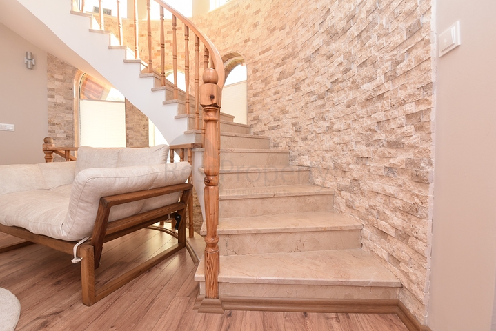 فيلات للبيع في الانيا - 3 غرف وصالة مفروشة -في اوبا / الانيا 