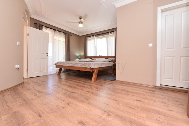 فيلات للبيع في الانيا - 3 غرف وصالة مفروشة -في اوبا / الانيا 