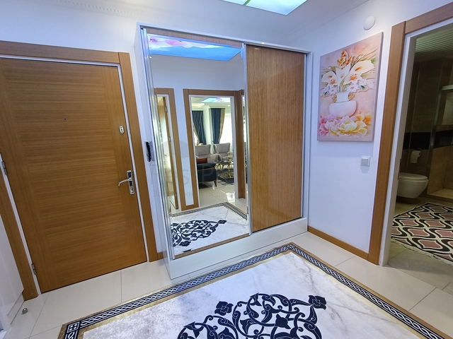 شقق اطلالة بحر في الانيا - غرفة وصالة واسعة -في محمودلار 