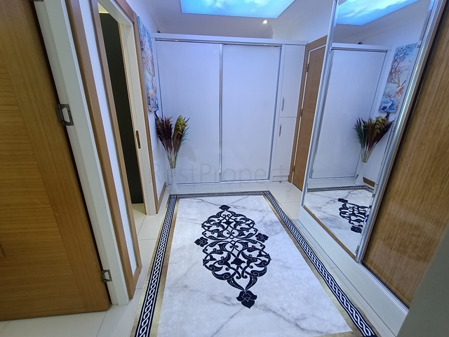 شقق اطلالة بحر في الانيا - غرفة وصالة واسعة -في محمودلار 