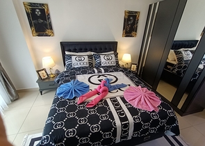 شقق اطلالة بحر في الانيا - غرفة وصالة واسعة -في محمودلار 