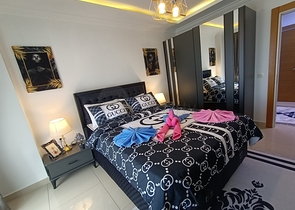 شقق اطلالة بحر في الانيا - غرفة وصالة واسعة -في محمودلار 