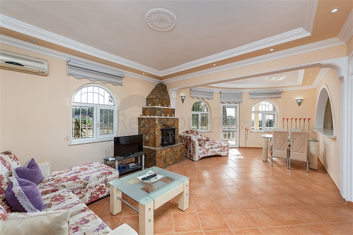 فلل باسعار منخفضة في الانيا - مستقلة مع مسبح خاص -في افسلار / الانيا 