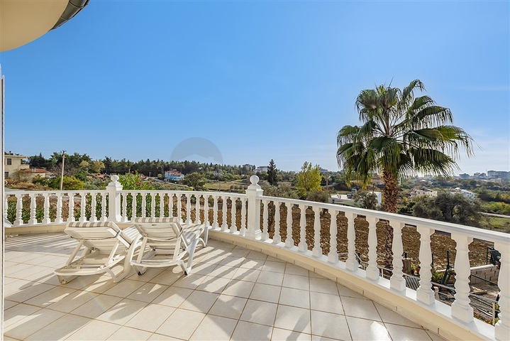 فلل باسعار منخفضة في الانيا - مستقلة مع مسبح خاص -في افسلار / الانيا 