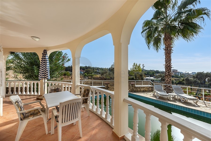 فلل باسعار منخفضة في الانيا - مستقلة مع مسبح خاص -في افسلار / الانيا 