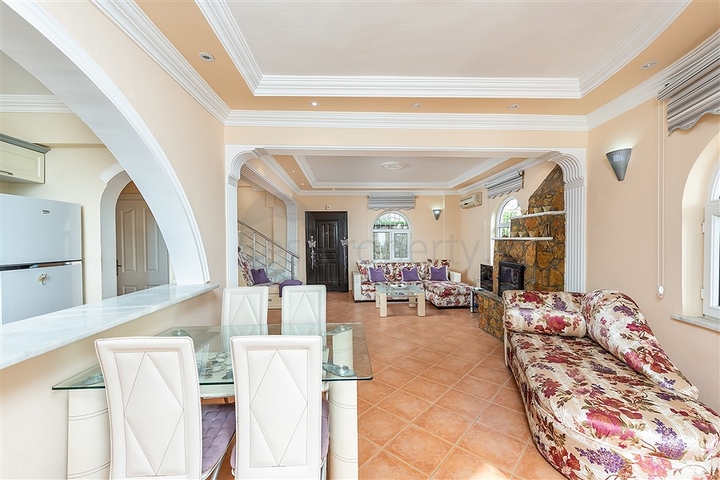 فلل باسعار منخفضة في الانيا - مستقلة مع مسبح خاص -في افسلار / الانيا 