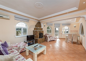 فلل باسعار منخفضة في الانيا - مستقلة مع مسبح خاص -في افسلار / الانيا 