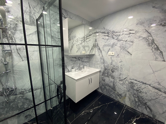 شقة عائلية واسعة في الانيا - غرفتين وصالة مفروشة -ضمن مجمع سكني -محمودلار/ الانيا 