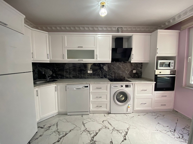 شقة عائلية واسعة في الانيا - غرفتين وصالة مفروشة -ضمن مجمع سكني -محمودلار/ الانيا 