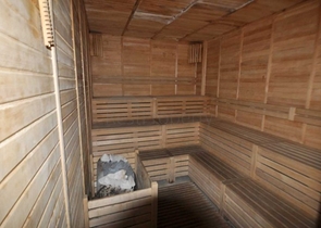 شقة عائلية واسعة في الانيا - غرفتين وصالة مفروشة -ضمن مجمع سكني -محمودلار/ الانيا 